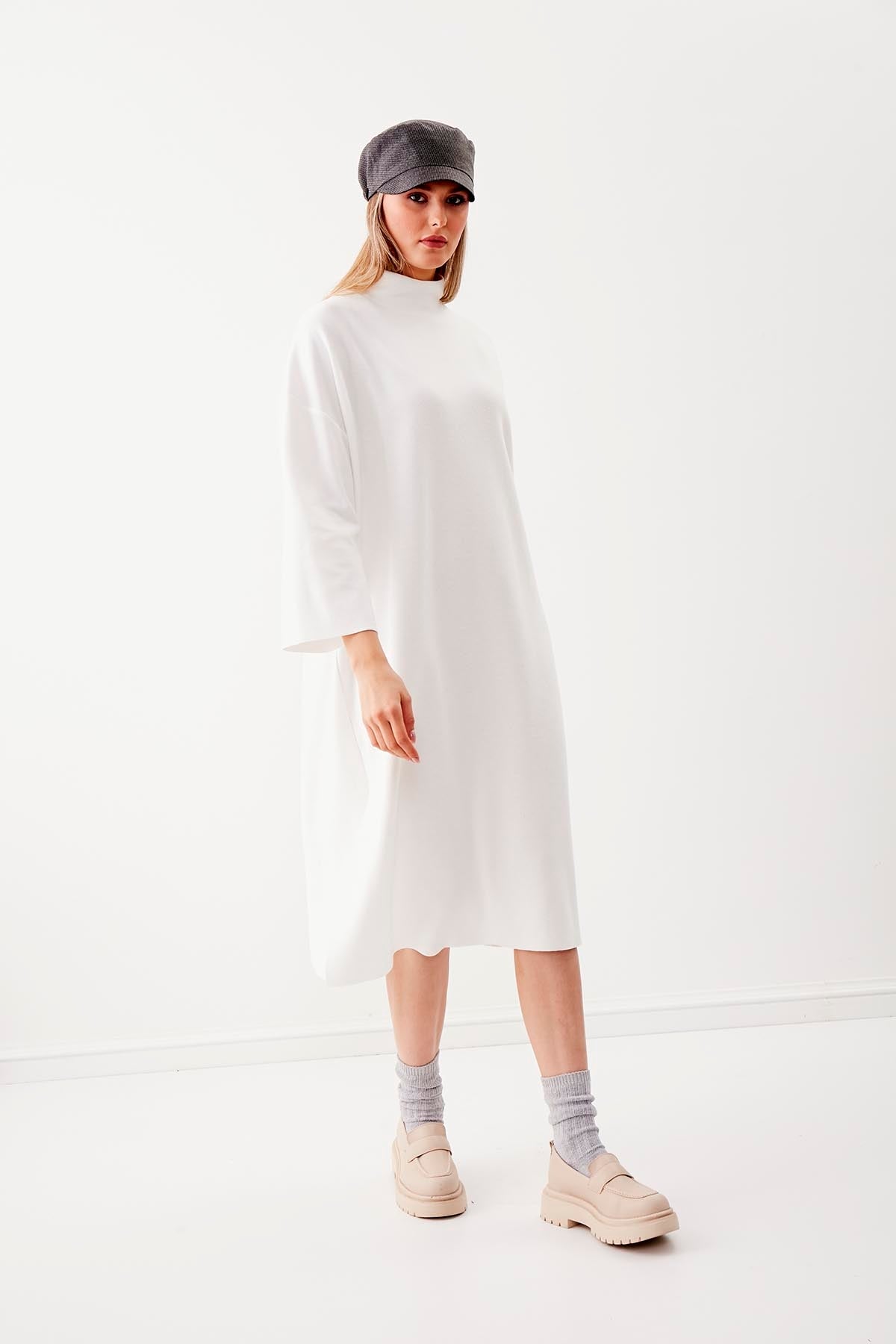 HIGH FASHION KNITTED ELEGANT DRESS