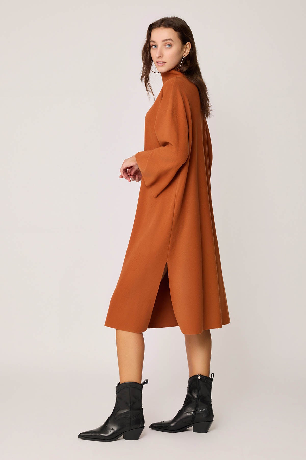 HIGH FASHION KNITTED ELEGANT DRESS
