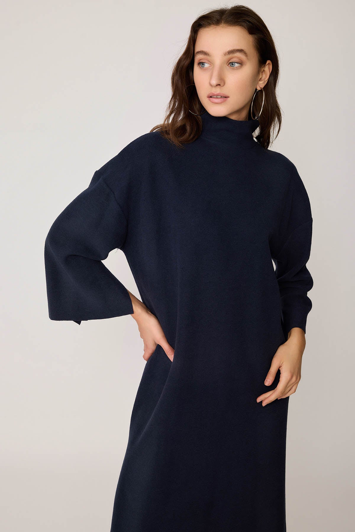 HIGH FASHION KNITTED ELEGANT DRESS