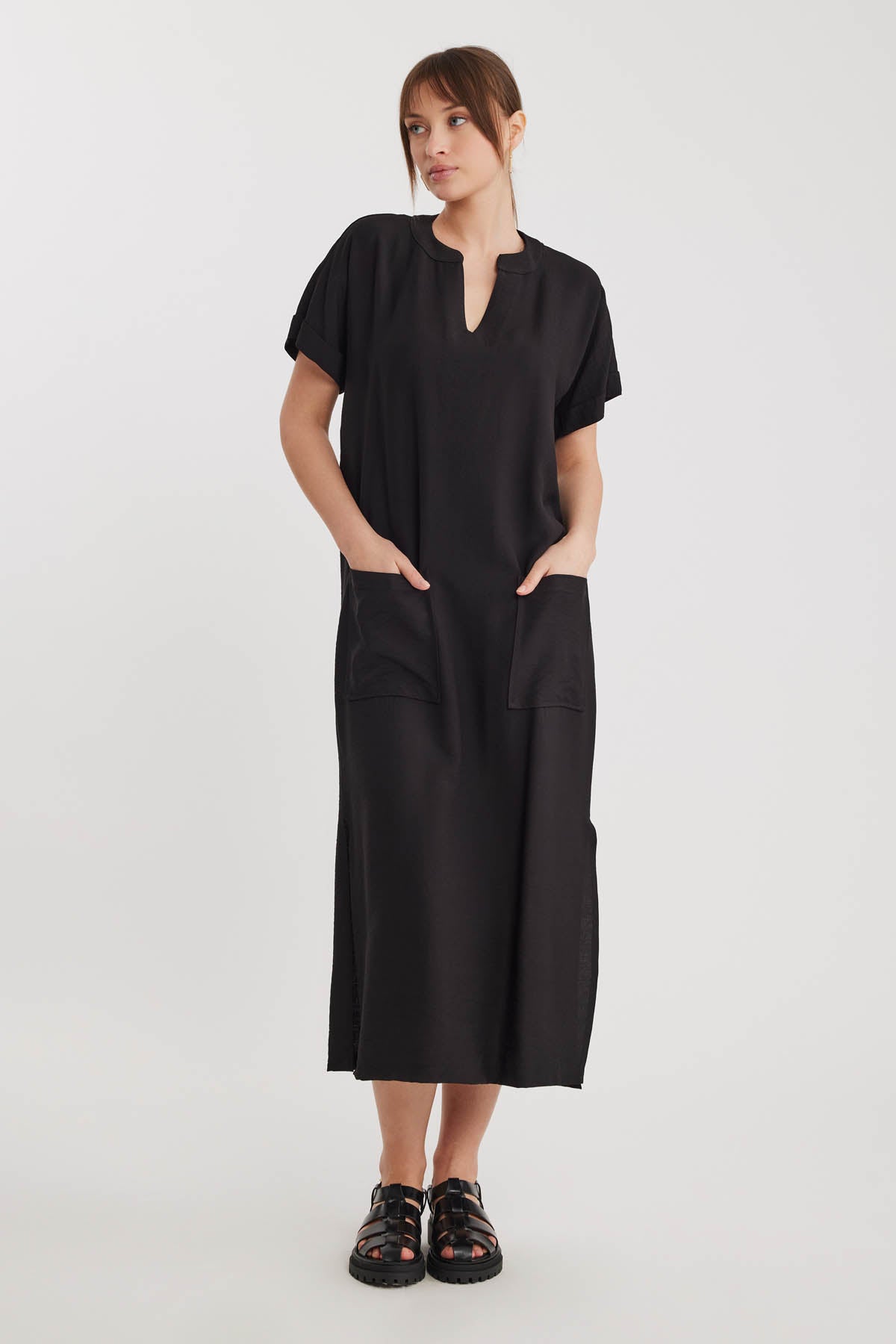 DOUBLE POCKET DRESS WITH SIDE SPLIT