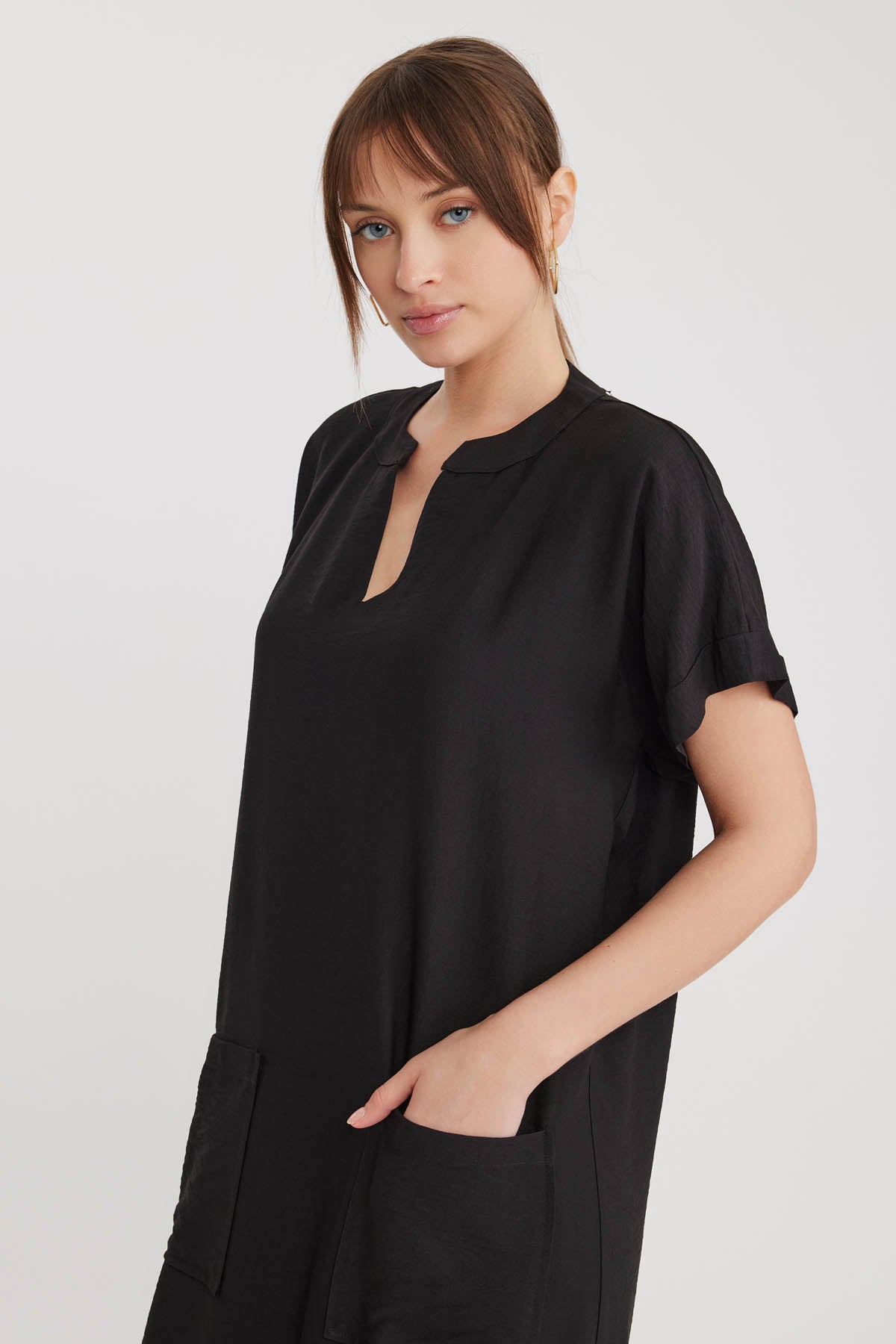 DOUBLE POCKET DRESS WITH SIDE SPLIT