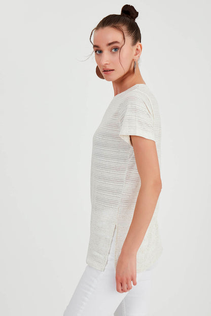 ROUND-COLLAR T-SHIRT WITH RIPPLES