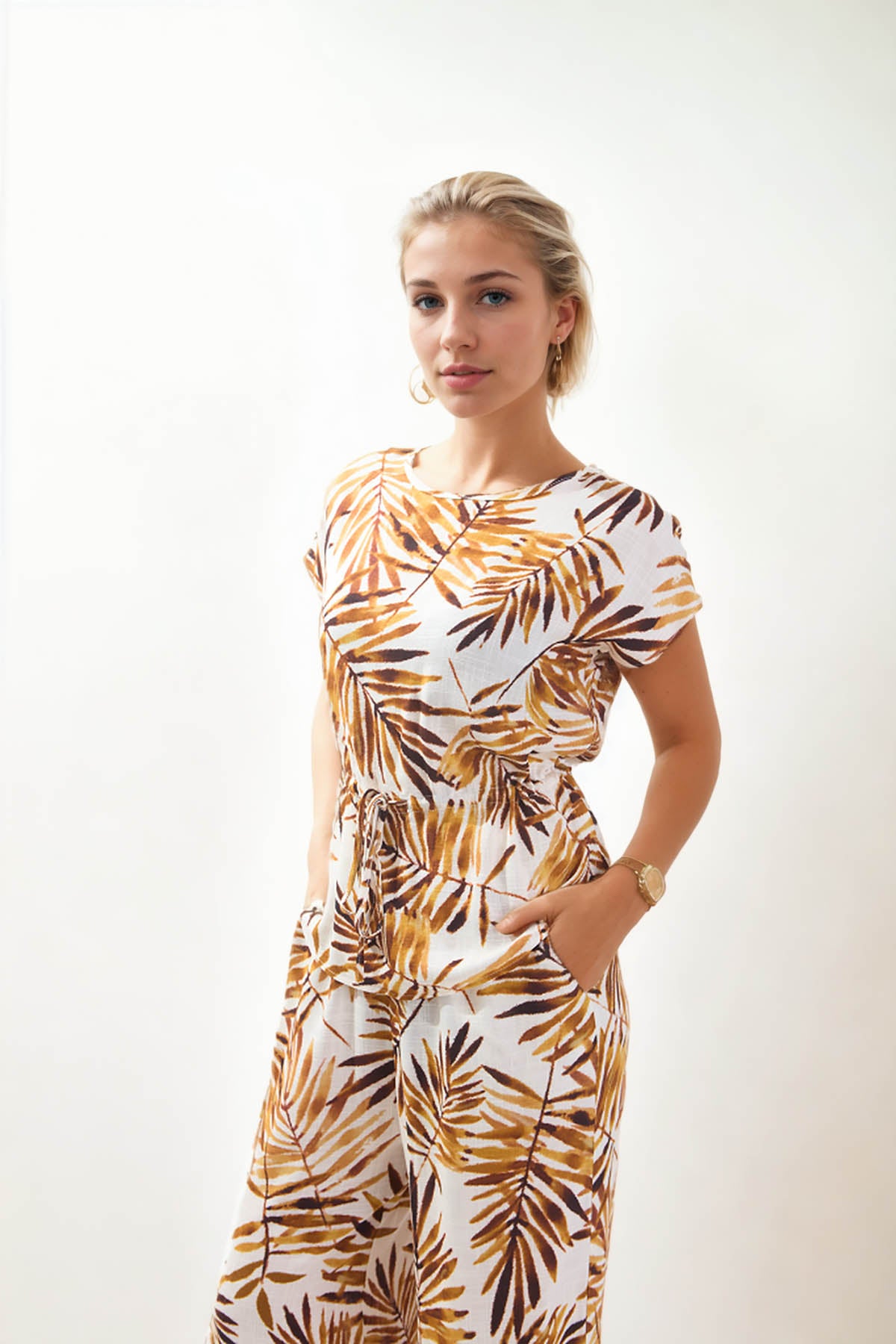 LEAF PATTERN CURVED BLOUSE