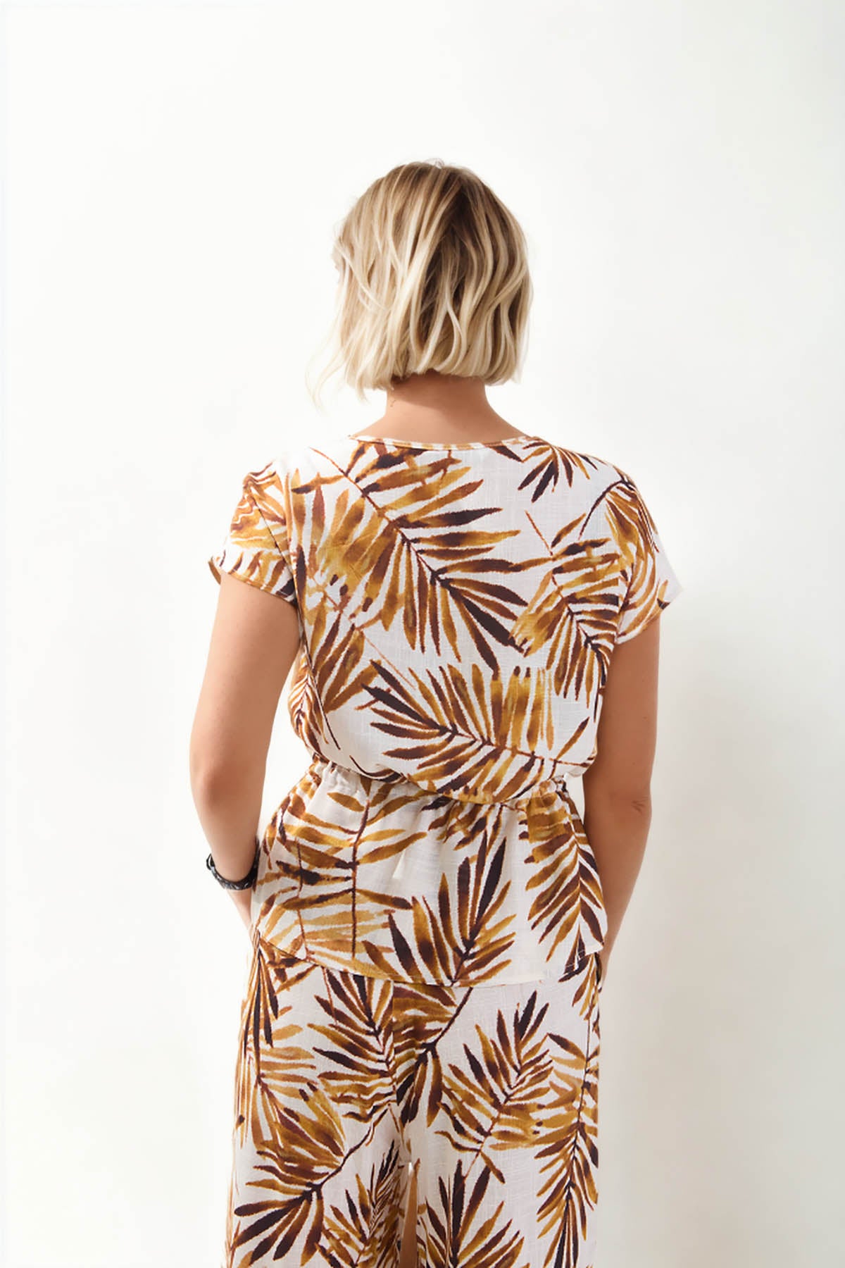 LEAF PATTERN CURVED BLOUSE
