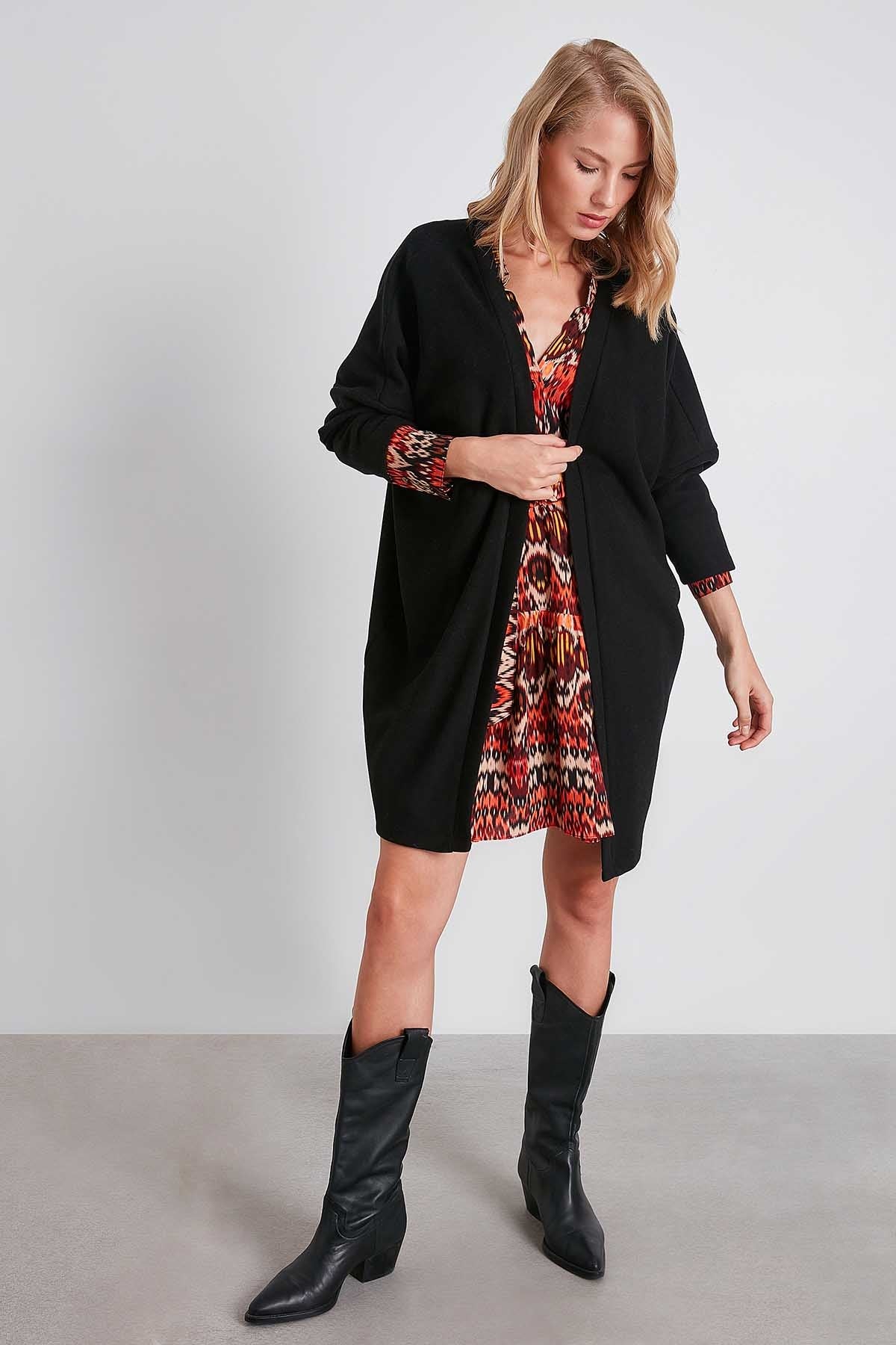 BAT SLEEVE KNITTED CARDIGAN