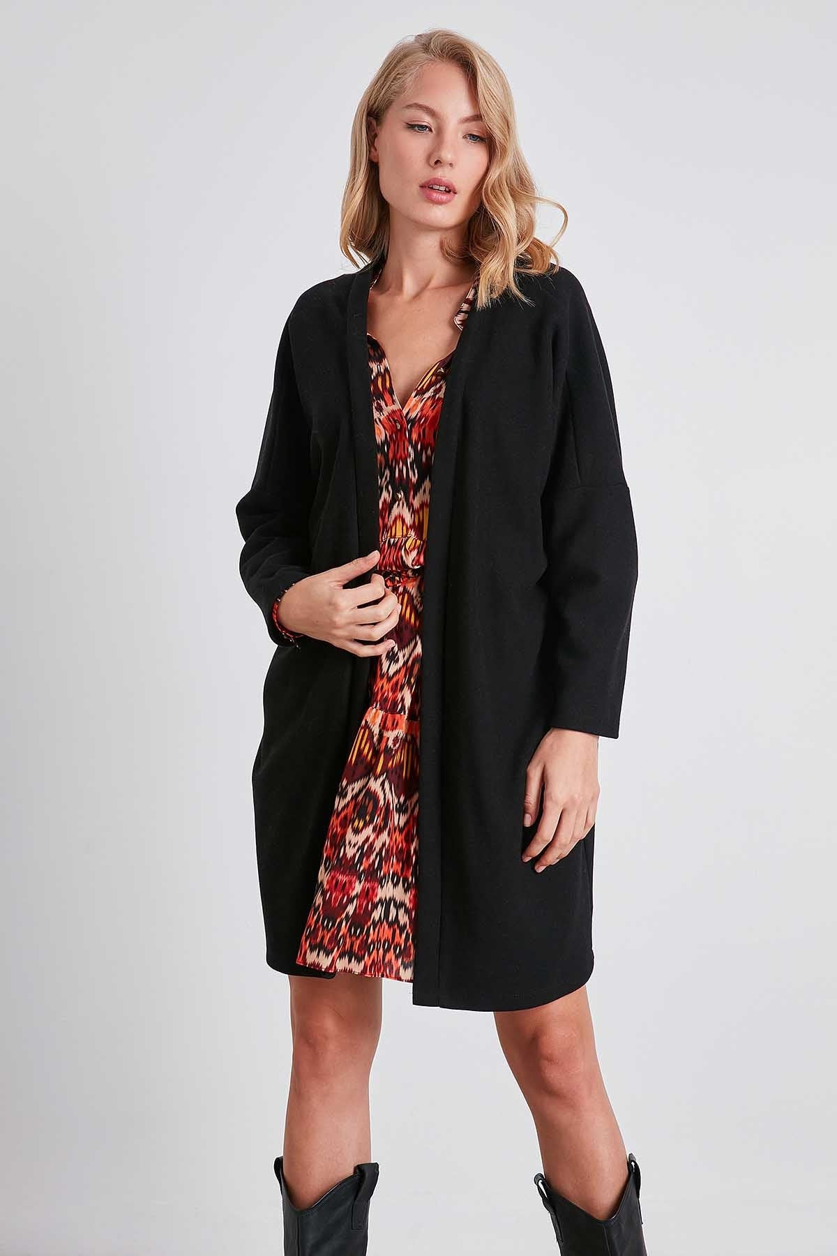 BAT SLEEVE KNITTED CARDIGAN