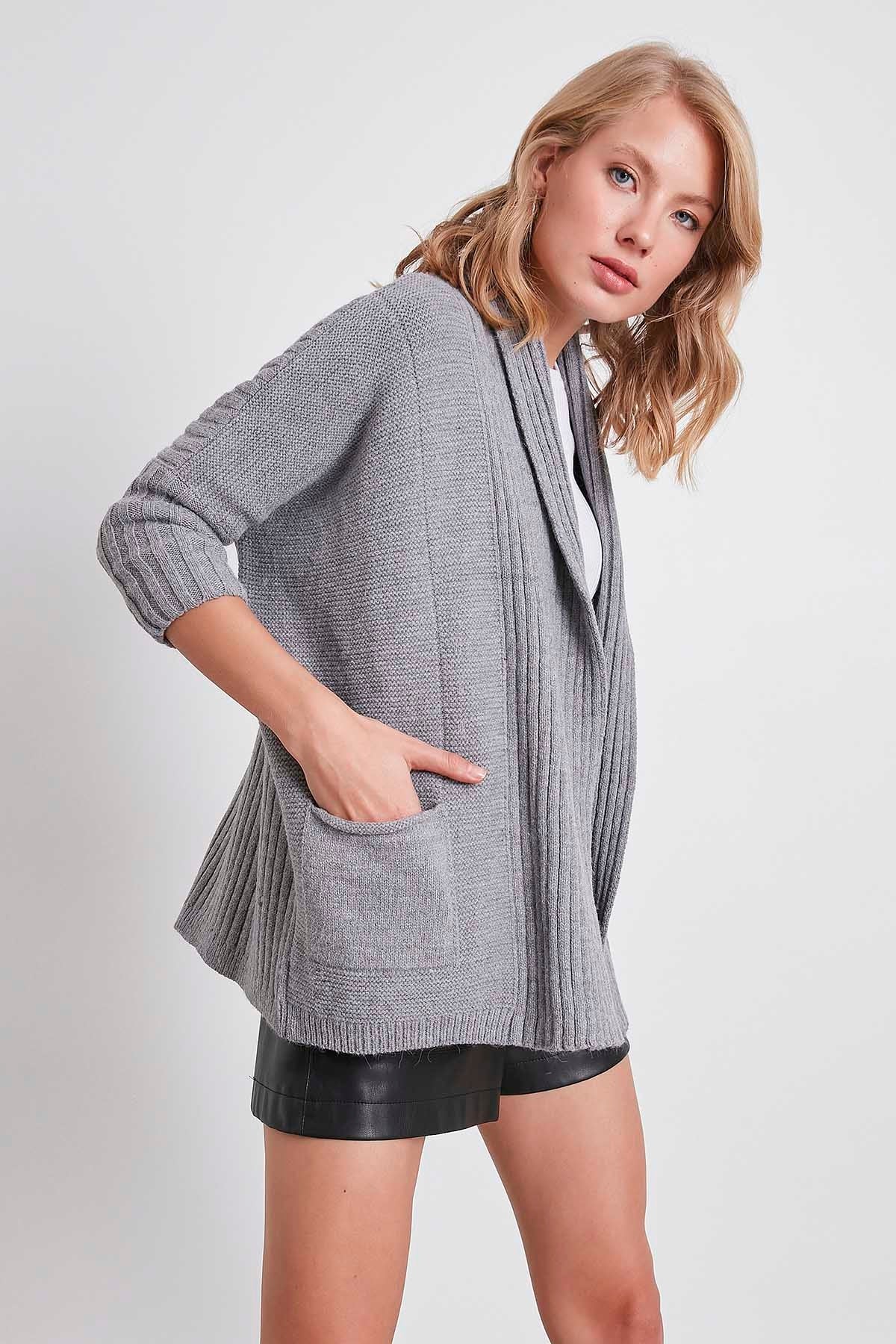 BAT SLEEVE LOOSE KNITTED CARDIGAN