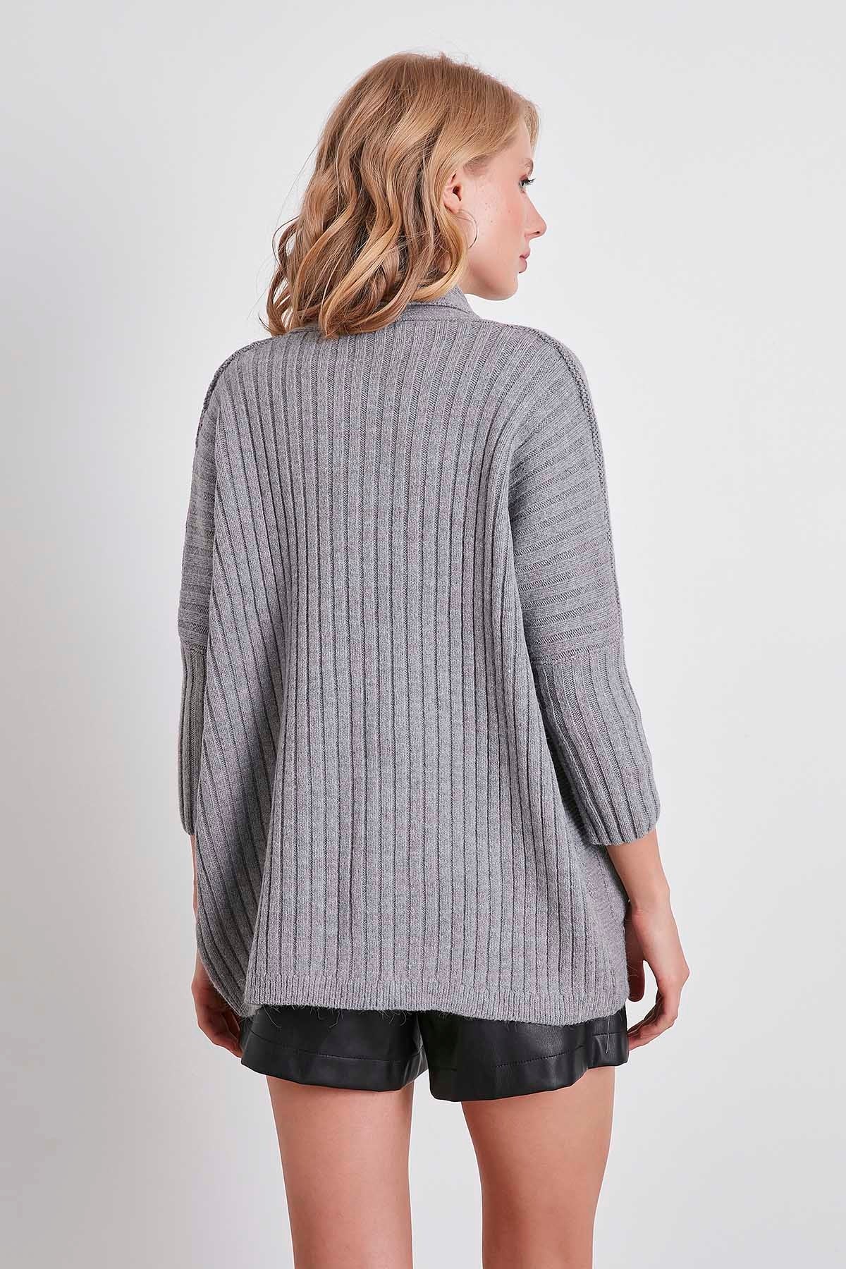 BAT SLEEVE LOOSE KNITTED CARDIGAN