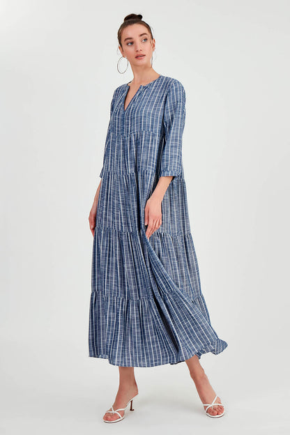 LONG DRESS WITH LAYERED LINES