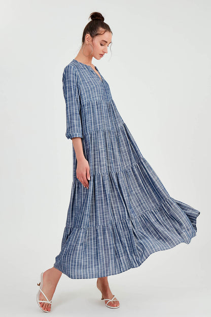 LONG DRESS WITH LAYERED LINES