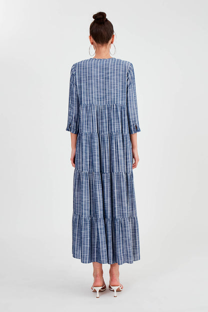 LONG DRESS WITH LAYERED LINES