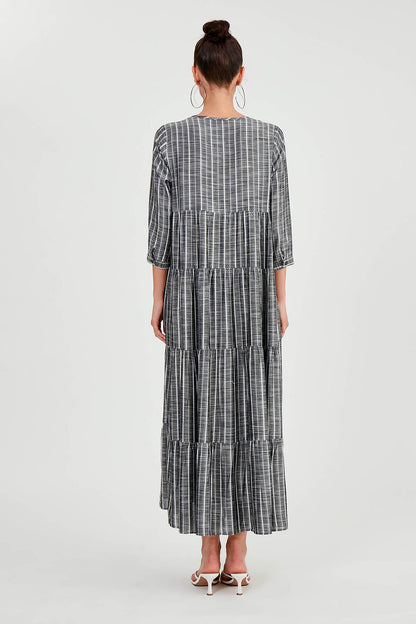LONG DRESS WITH LAYERED LINES