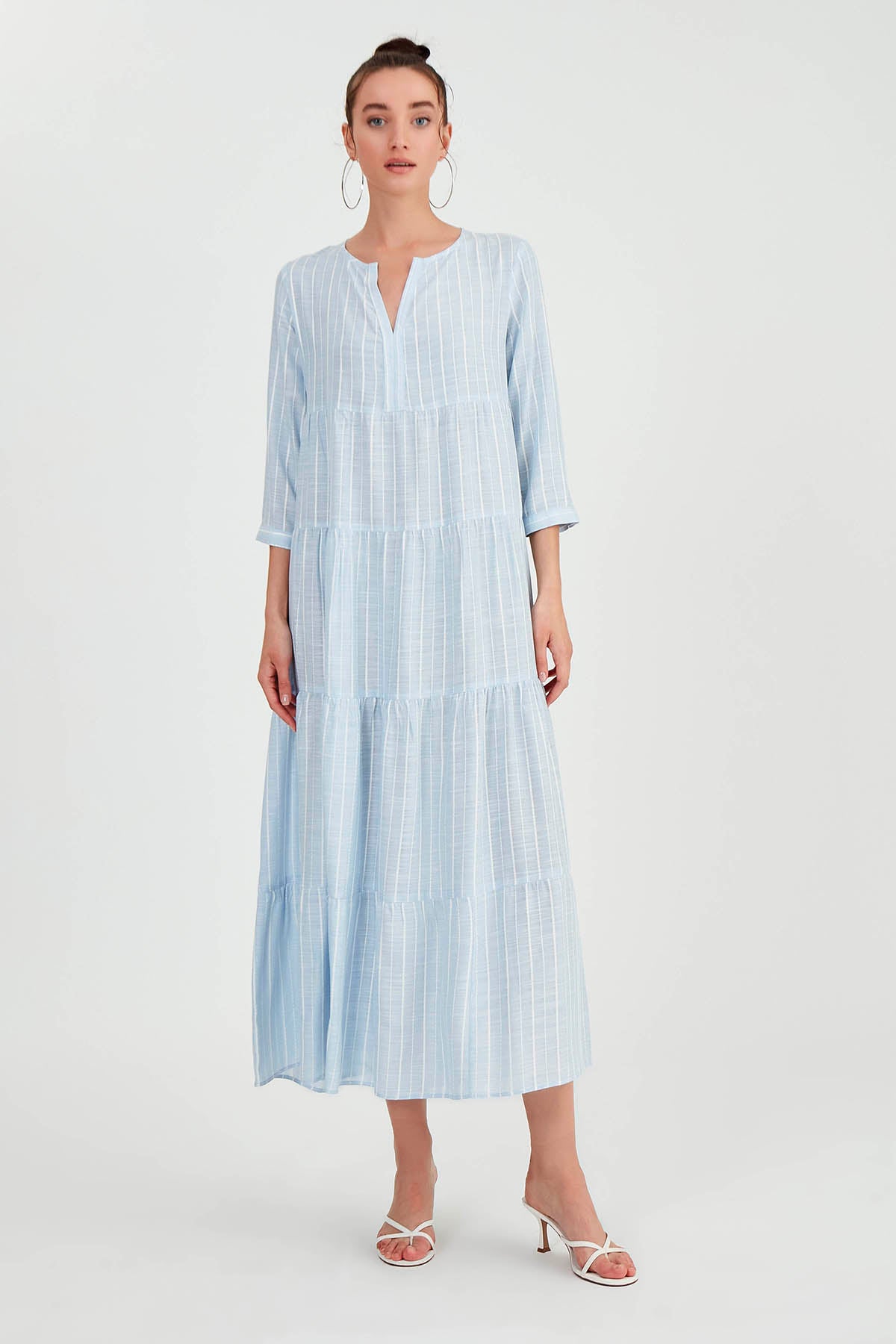 LONG DRESS WITH LAYERED LINES