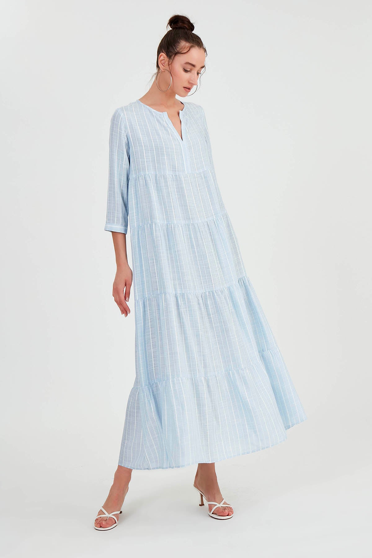 LONG DRESS WITH LAYERED LINES