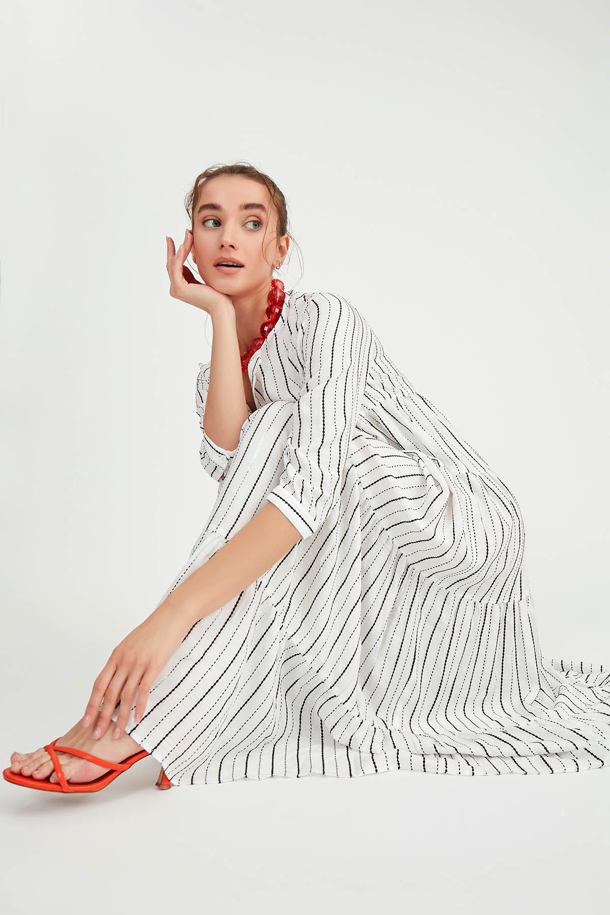 LONG DRESS WITH LAYERED LINES