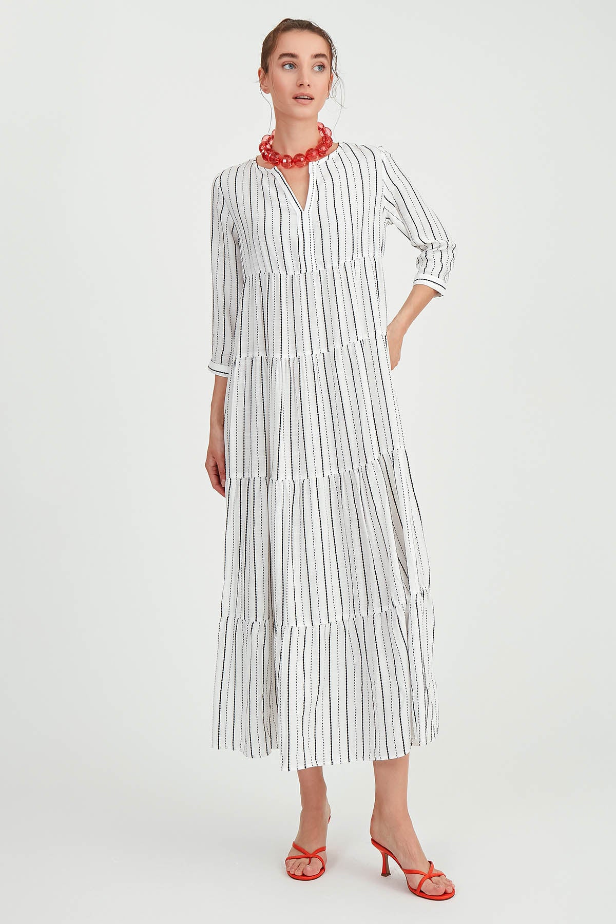 LONG DRESS WITH LAYERED LINES
