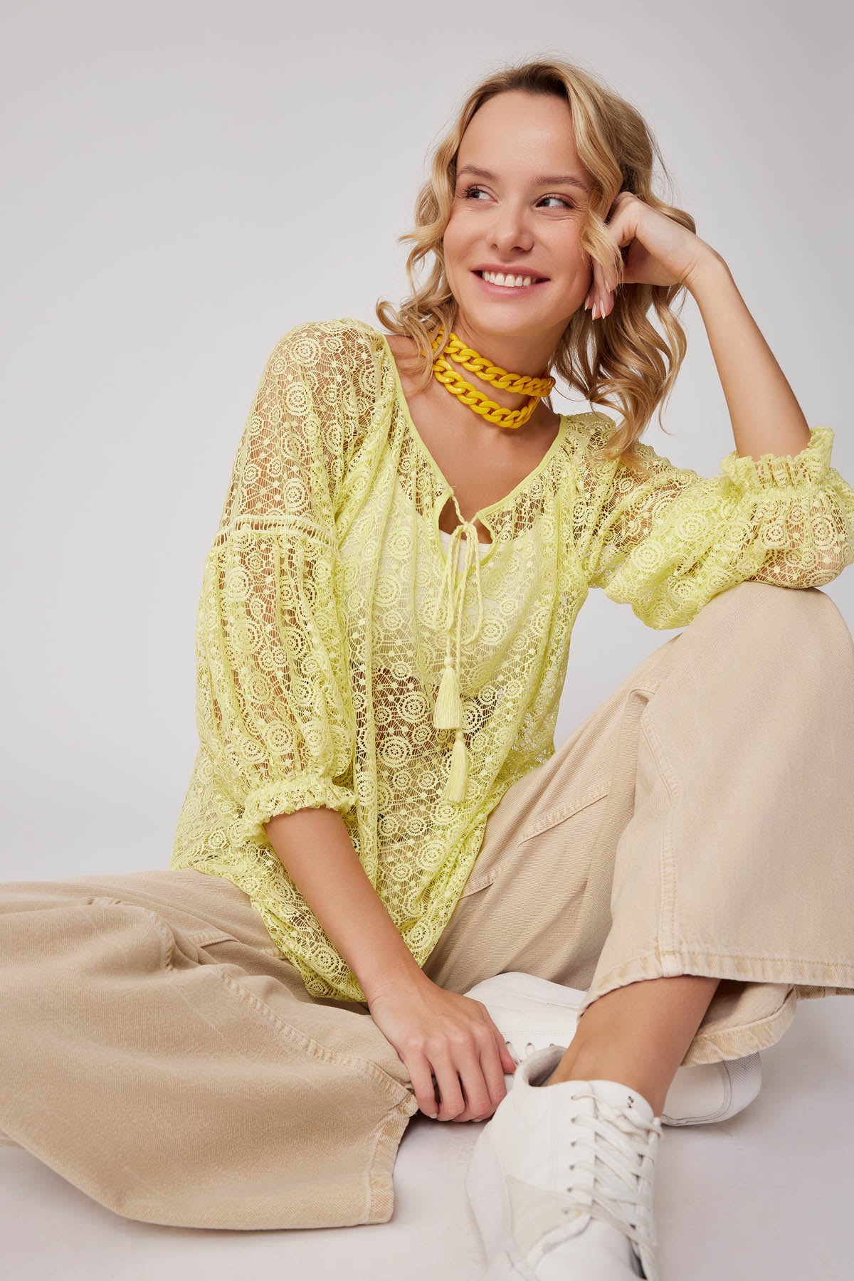 HALF-SLEEVE TRANSPARENT BLOUSE
