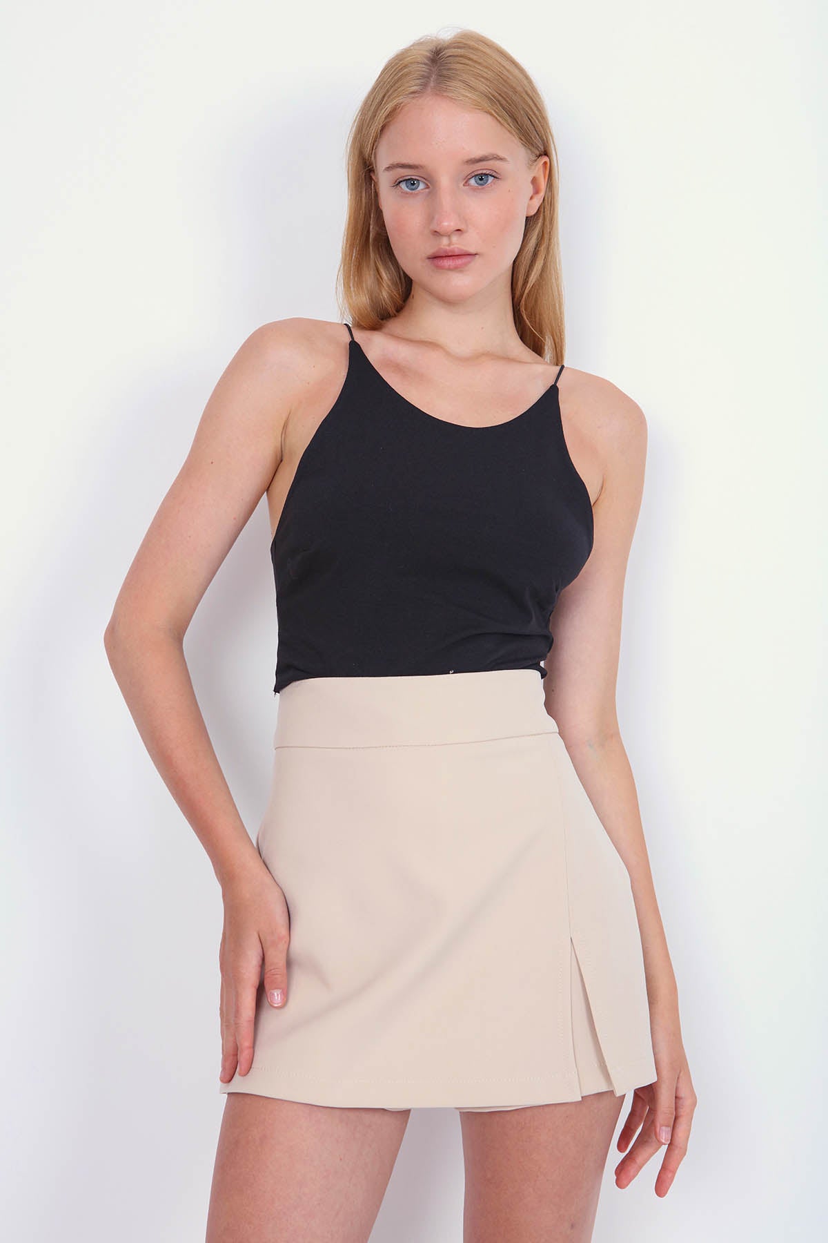 SPLIT UP SHORTS SKIRT