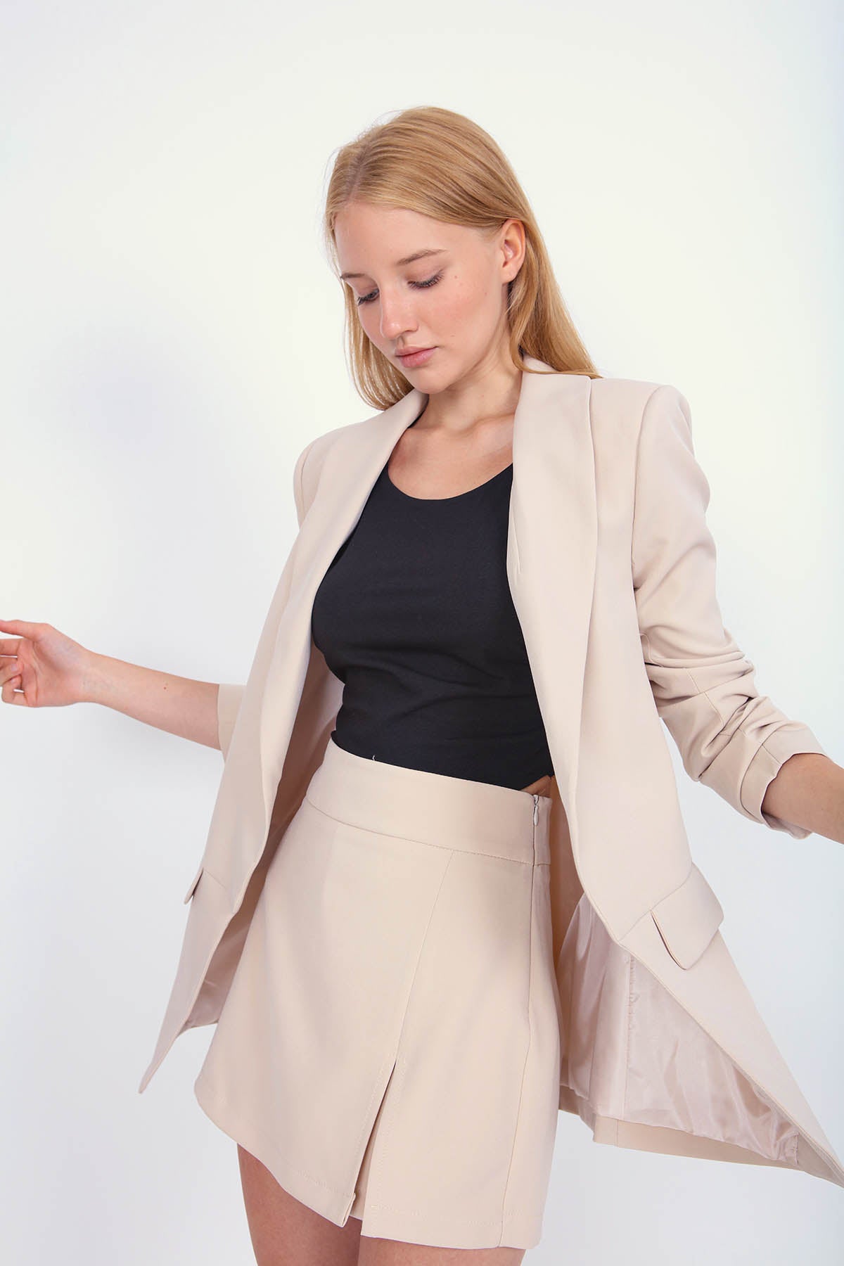 SPLIT UP SHORTS SKIRT