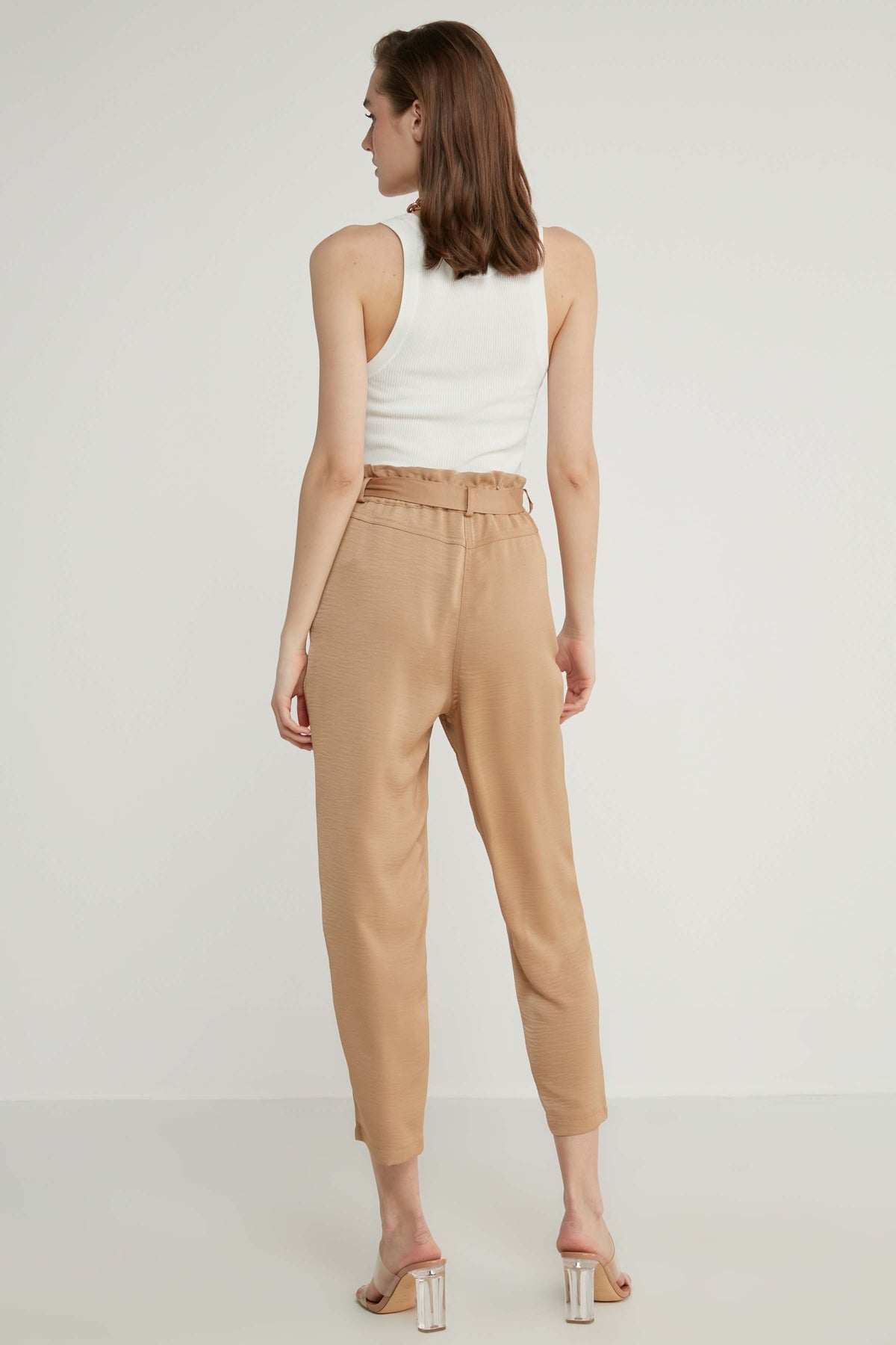 HIGH-WAIST JAGGED CROP TROUSERS
