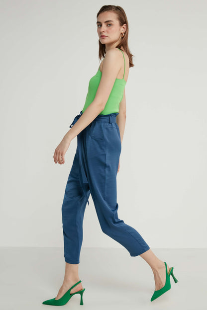 HIGH-WAIST JAGGED CROP TROUSERS