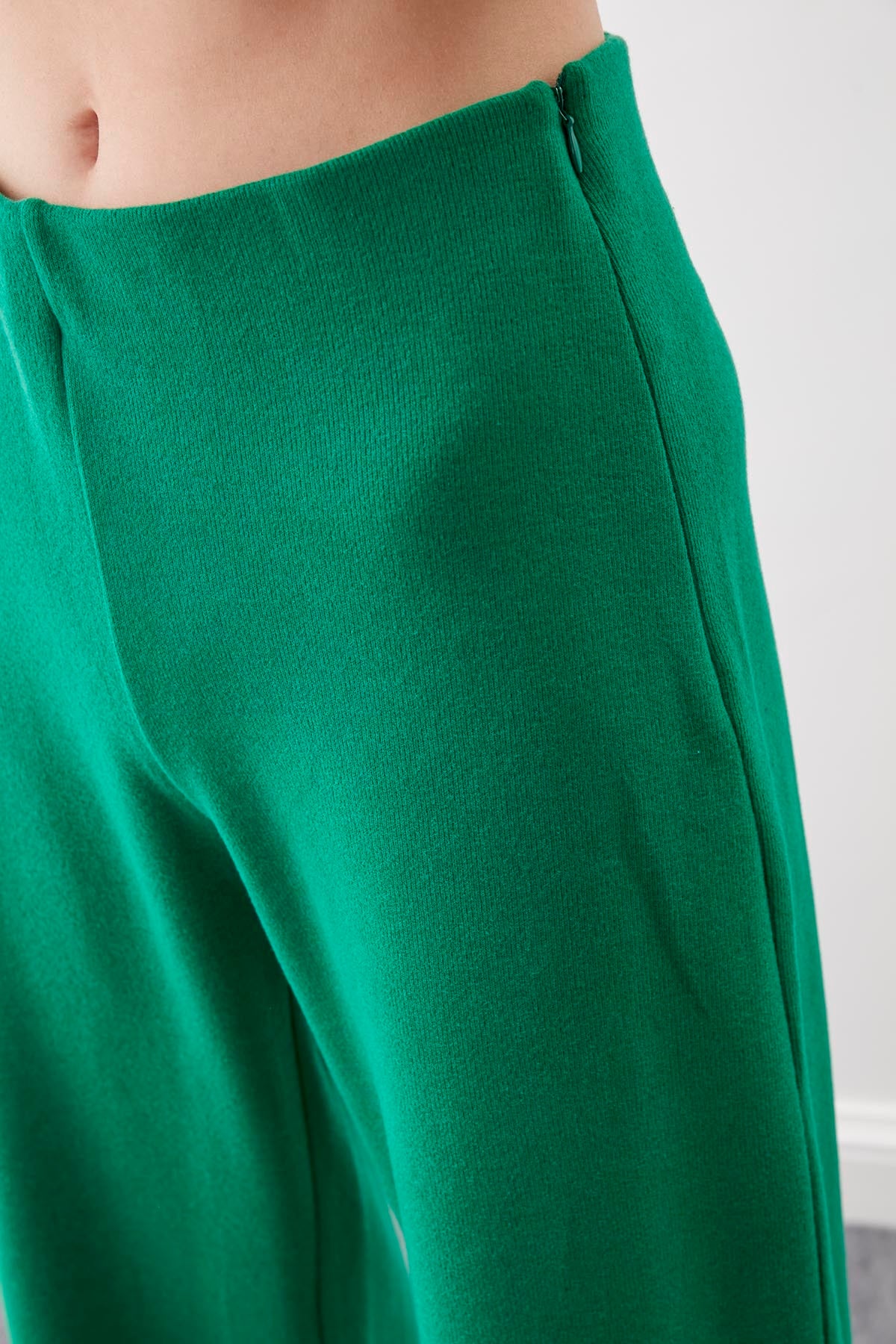 HIGH WAIST KNITTED TROUSERS