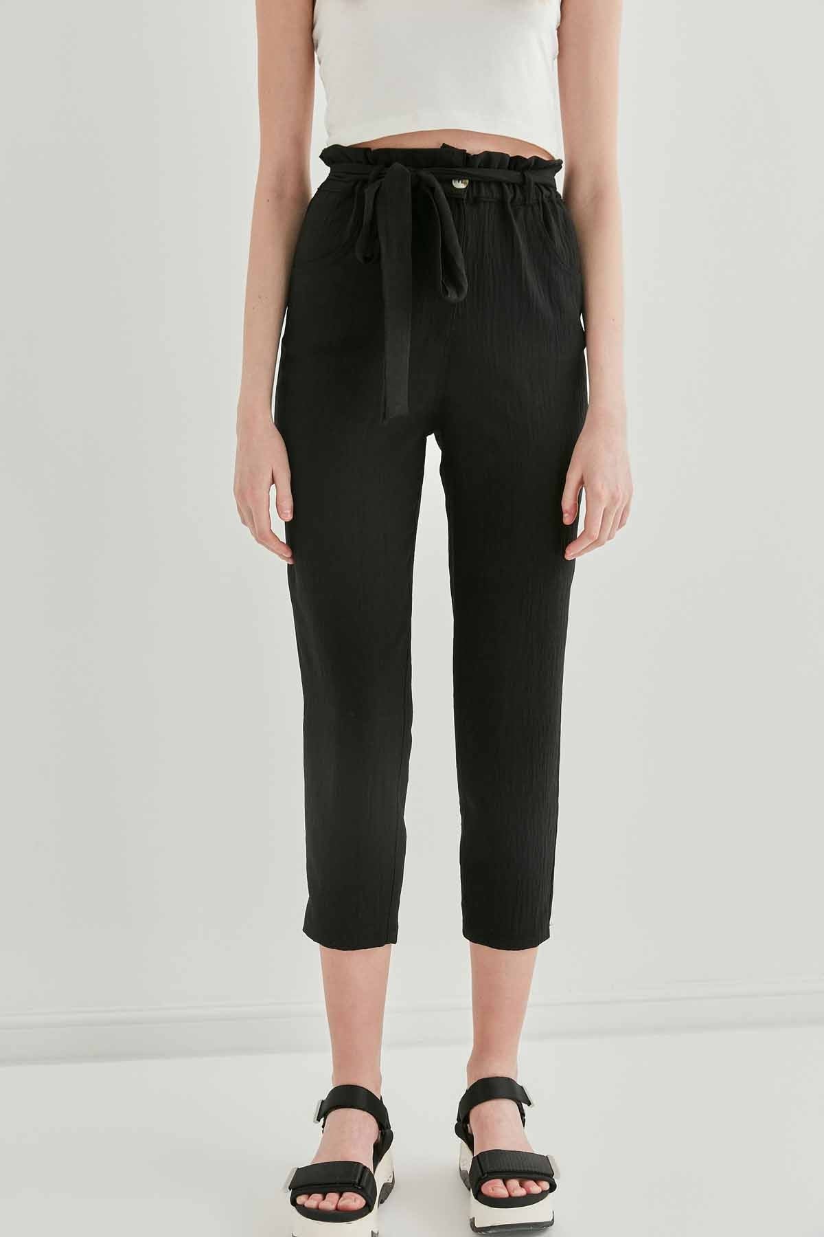 CROP TROUSERS WITH HIGH WAIST BELT ARCHES