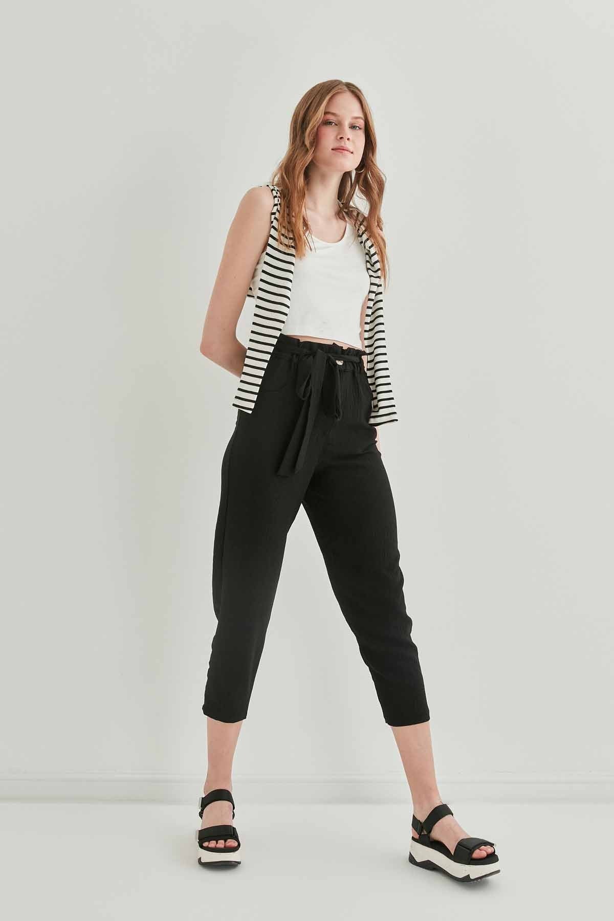 CROP TROUSERS WITH HIGH WAIST BELT ARCHES