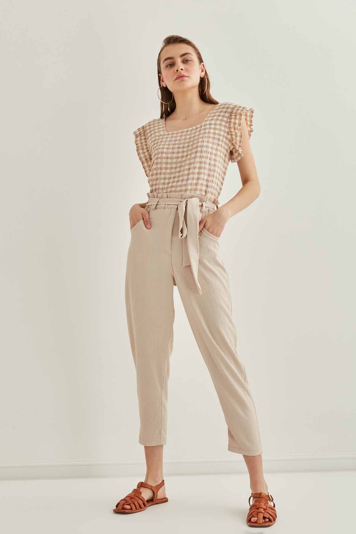 CROP TROUSERS WITH HIGH WAIST BELT ARCHES
