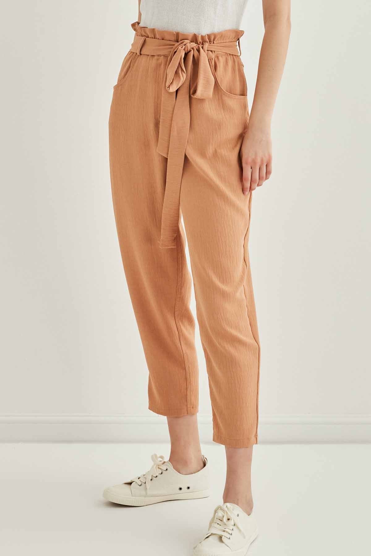 CROP TROUSERS WITH HIGH WAIST BELT ARCHES