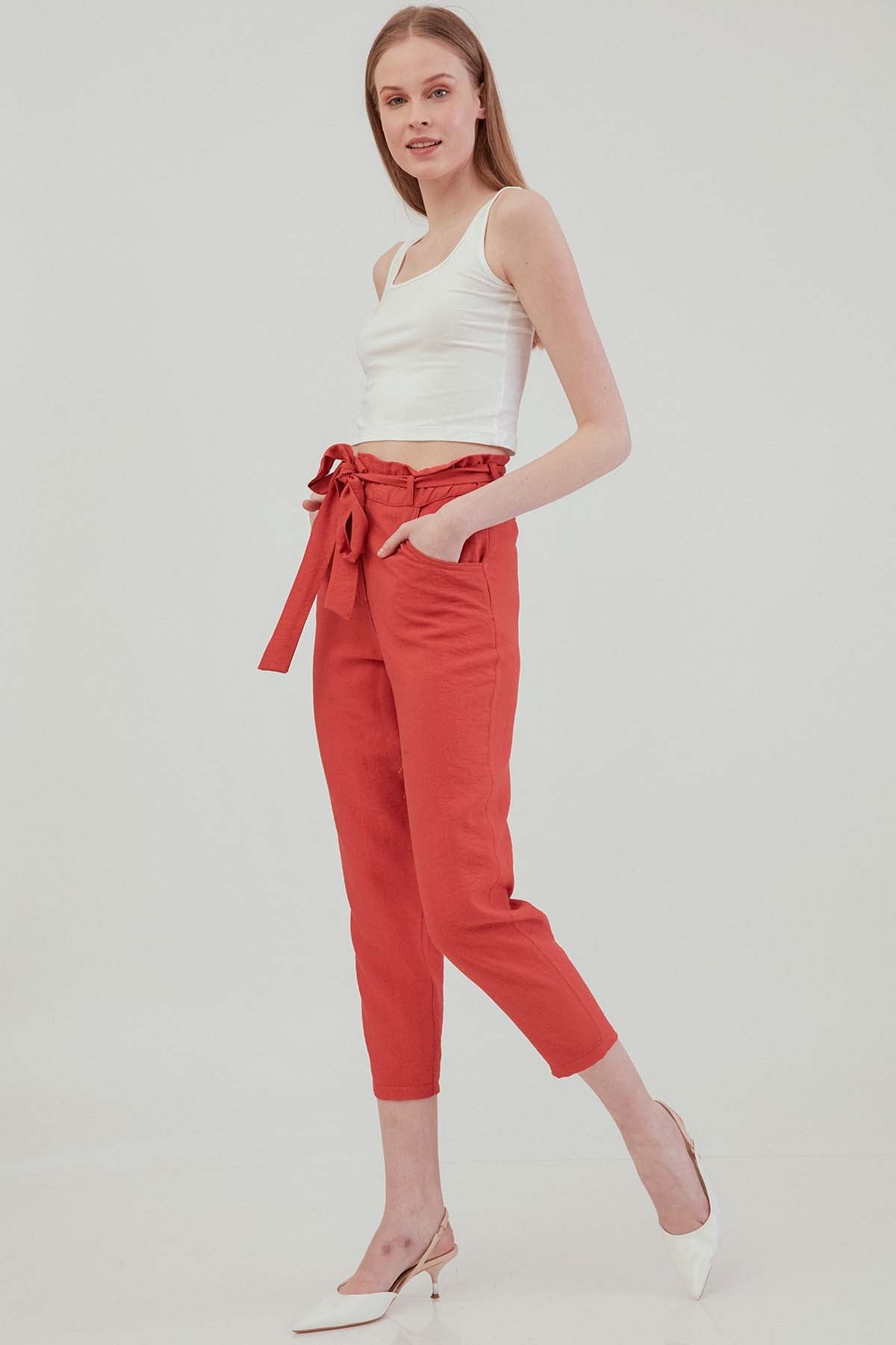 CROP TROUSERS WITH HIGH WAIST BELT ARCHES