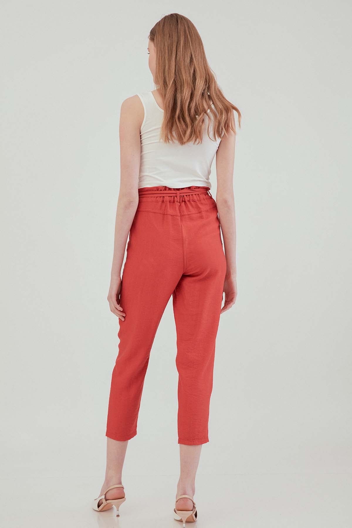 CROP TROUSERS WITH HIGH WAIST BELT ARCHES