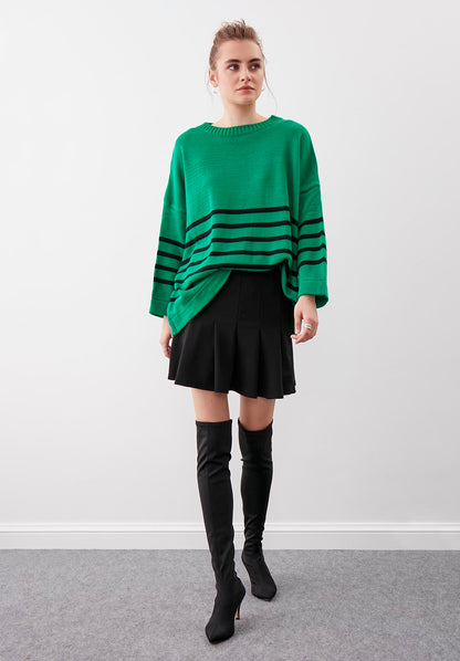 COMFY SWEATER WITH ROUND COLLAR LINES