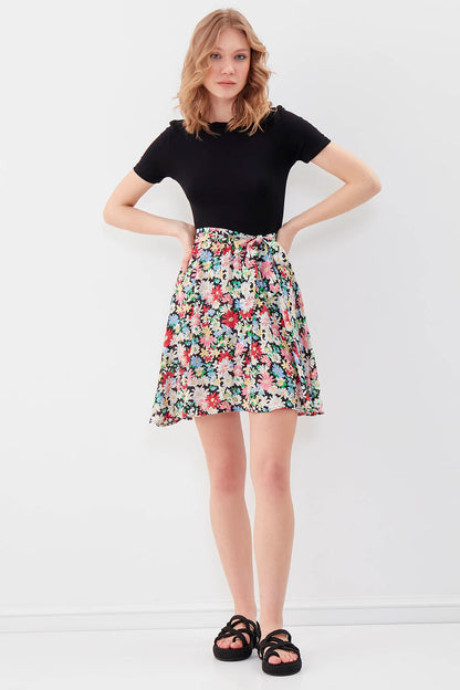 SHORT SLEEVE DRESS WITH ROUND COLLAR & MULTICOLOR PATTERN