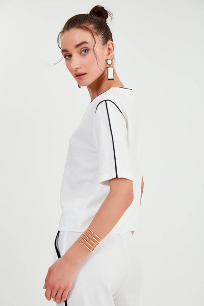 ROUND COLLAR STRIPE DETAILED BLOUSE