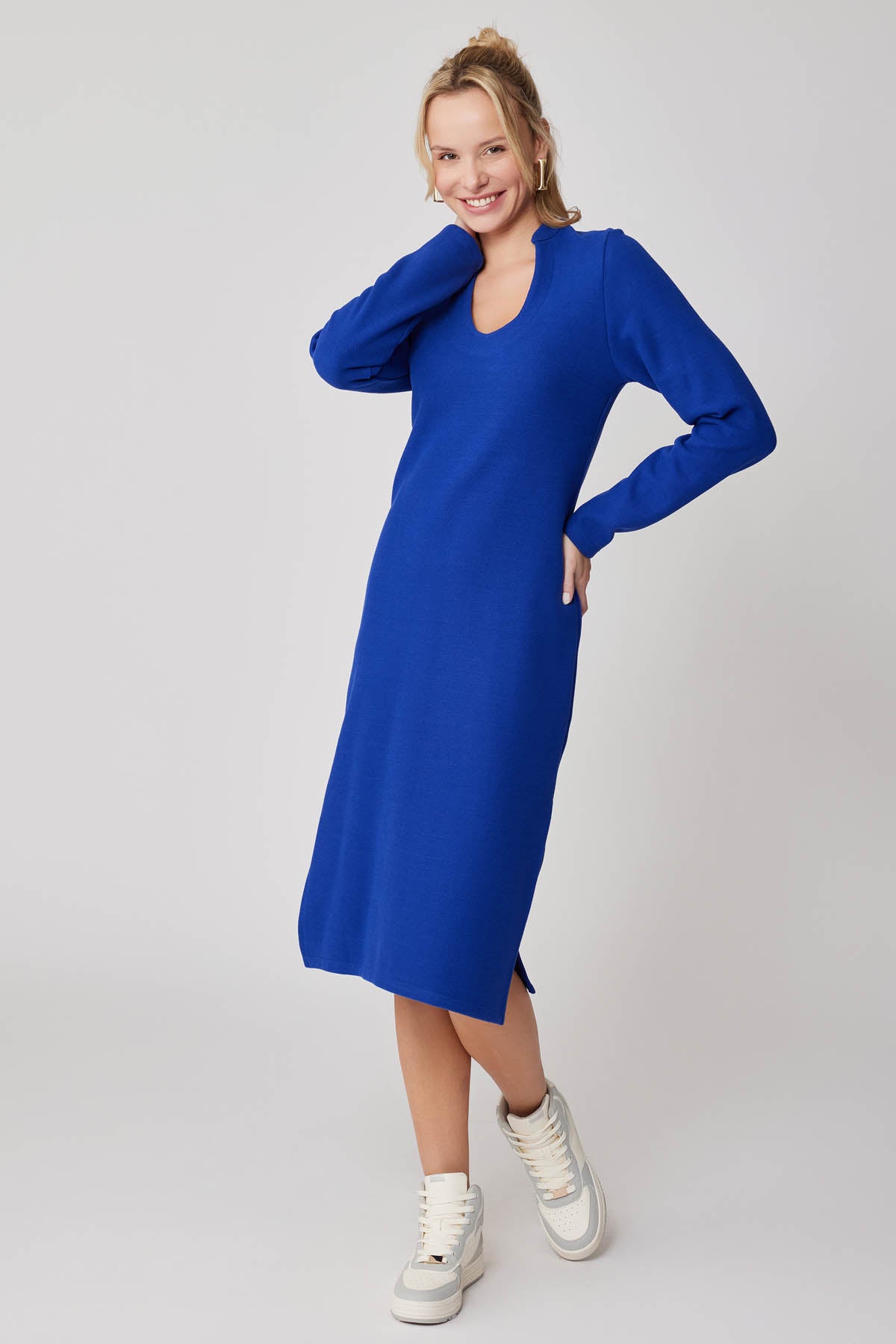 ROUND COLLAR LONG KNITTED DRESS