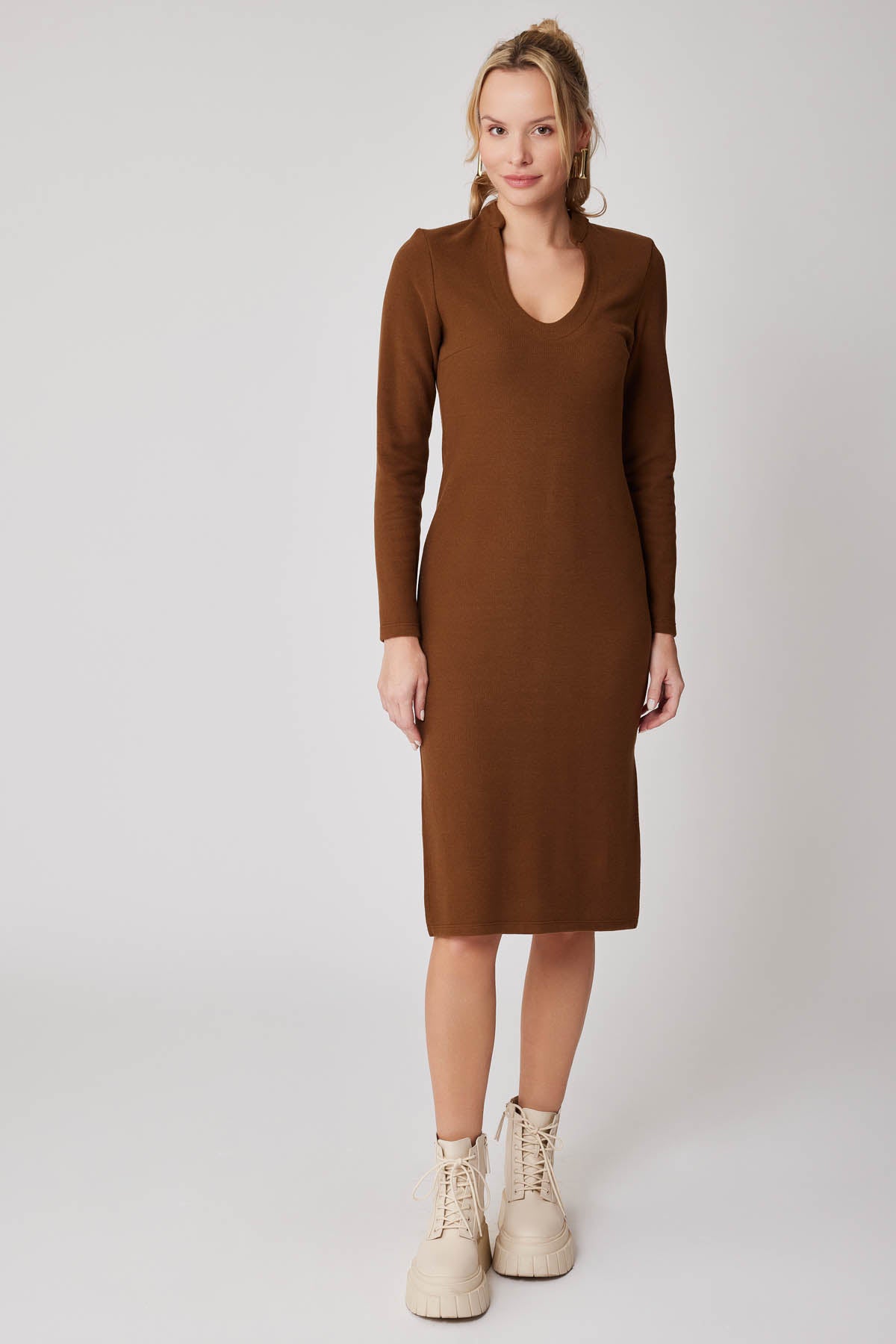 ROUND COLLAR LONG KNITTED DRESS