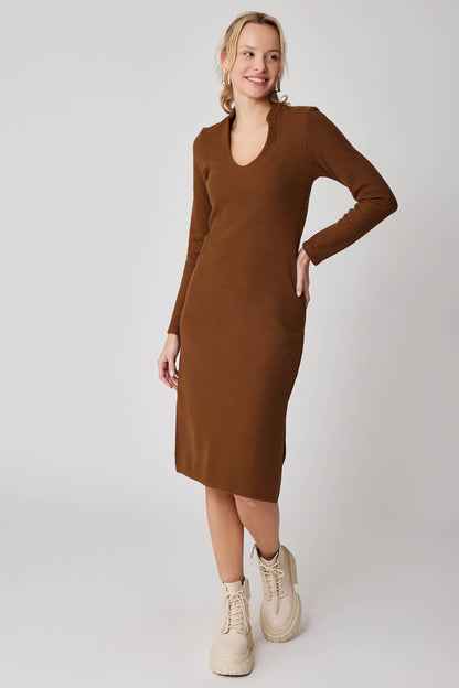 ROUND COLLAR LONG KNITTED DRESS