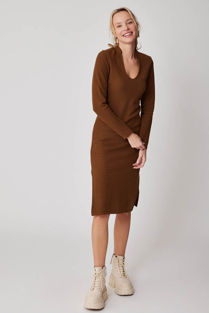 ROUND COLLAR LONG KNITTED DRESS
