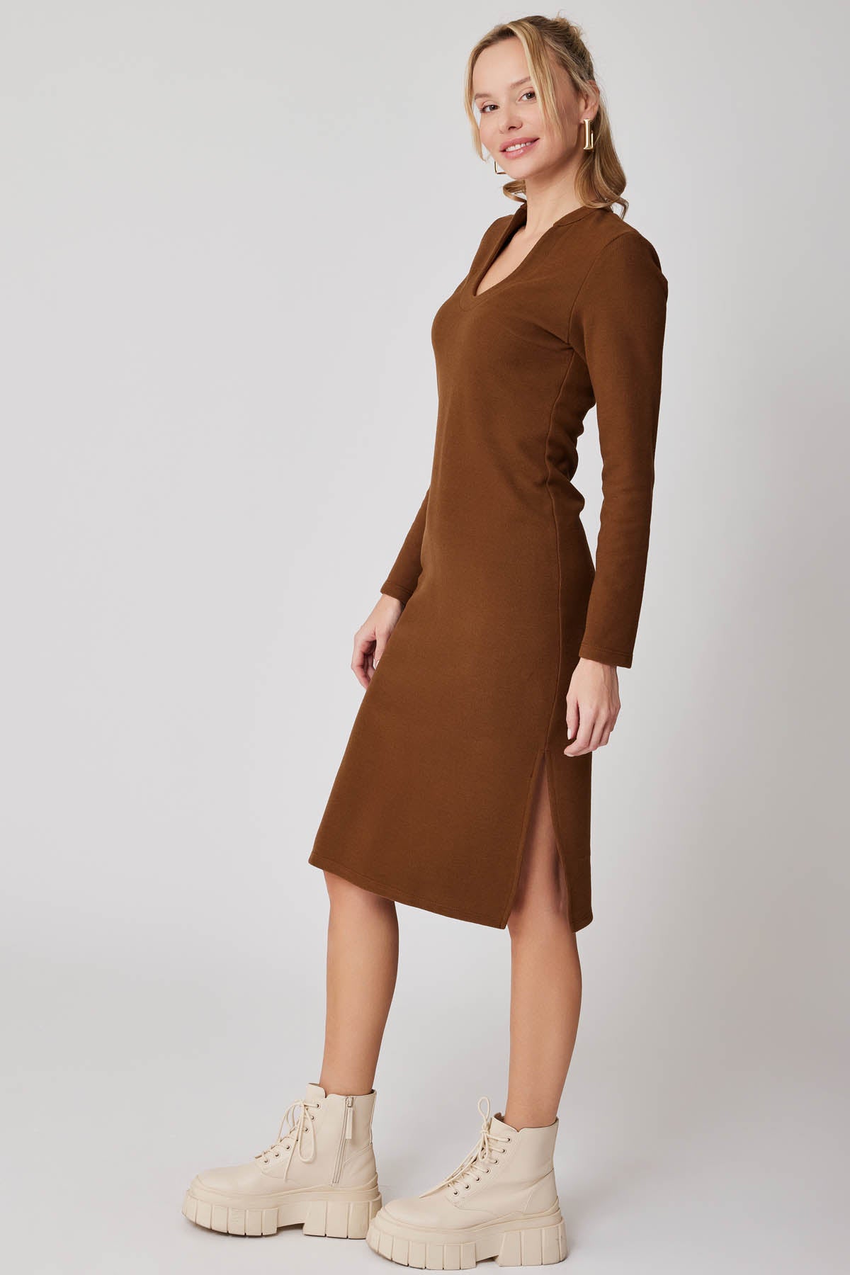 ROUND COLLAR LONG KNITTED DRESS
