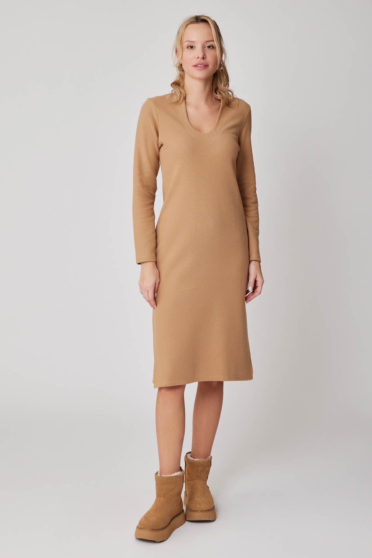 ROUND COLLAR LONG KNITTED DRESS