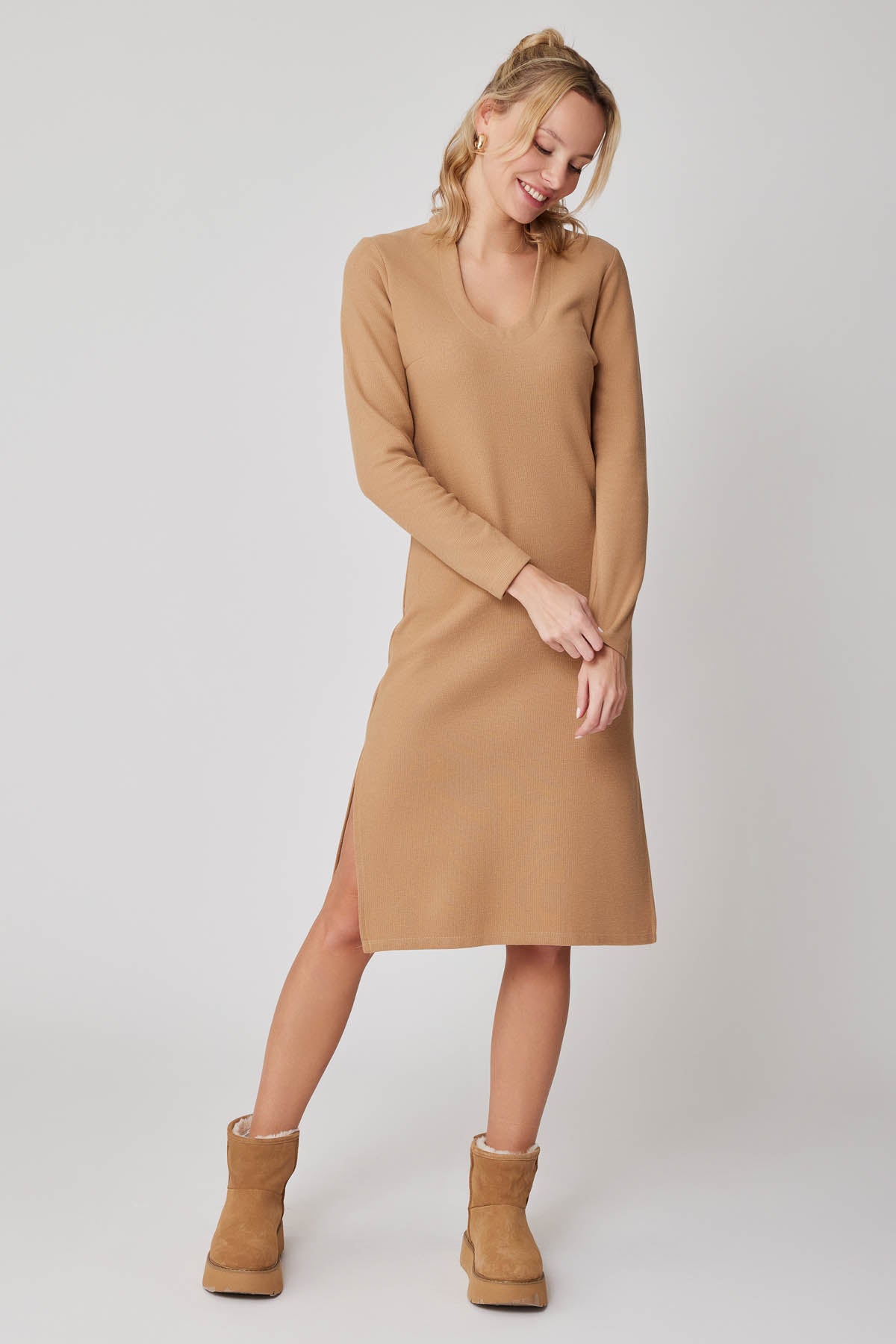 ROUND COLLAR LONG KNITTED DRESS