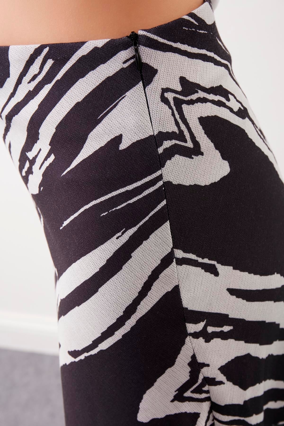 ZEBRA PATTERN WAIST SKIRT