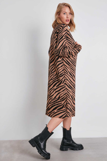 ZEBRA PATTERN LONG KNITTED CARDIGAN