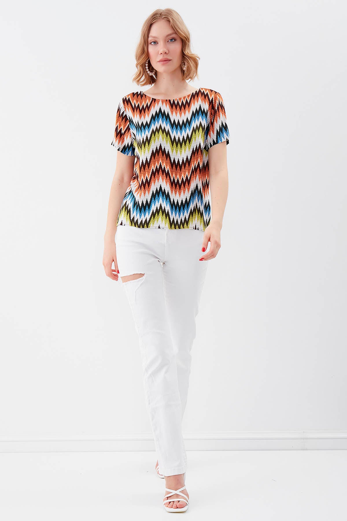 ZIGZAG PATTERN SHORT SLEEVE BLOUSE