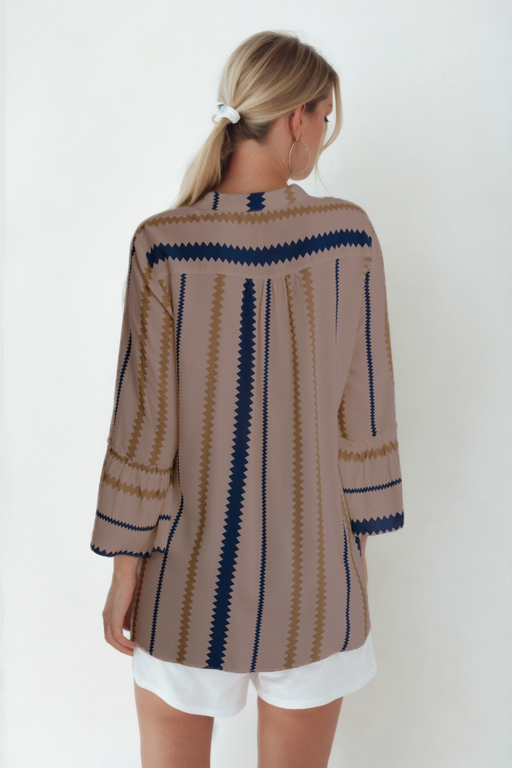 BLOUSE WITH ZIGZAG PATTERN