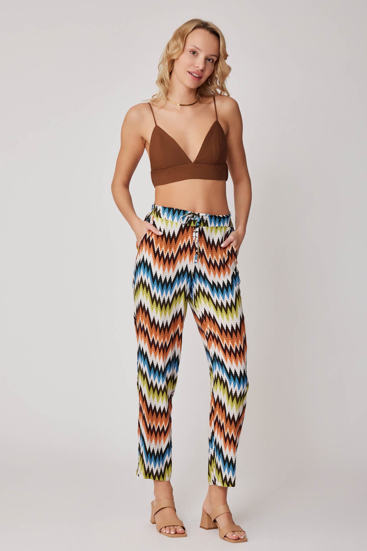 ZIGZAG PATTERNED WAIST BINDING TROUSERS