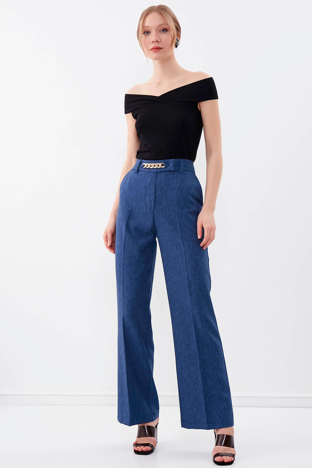 CHAIN DETAILED HIGH-WAIST WIDE-LEG TROUSERS