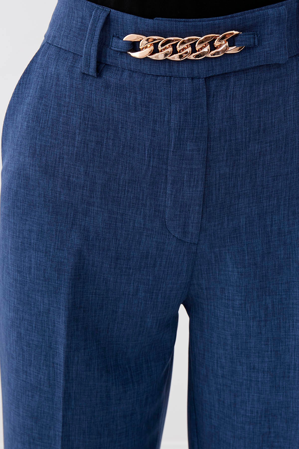 CHAIN DETAILED HIGH-WAIST WIDE-LEG TROUSERS