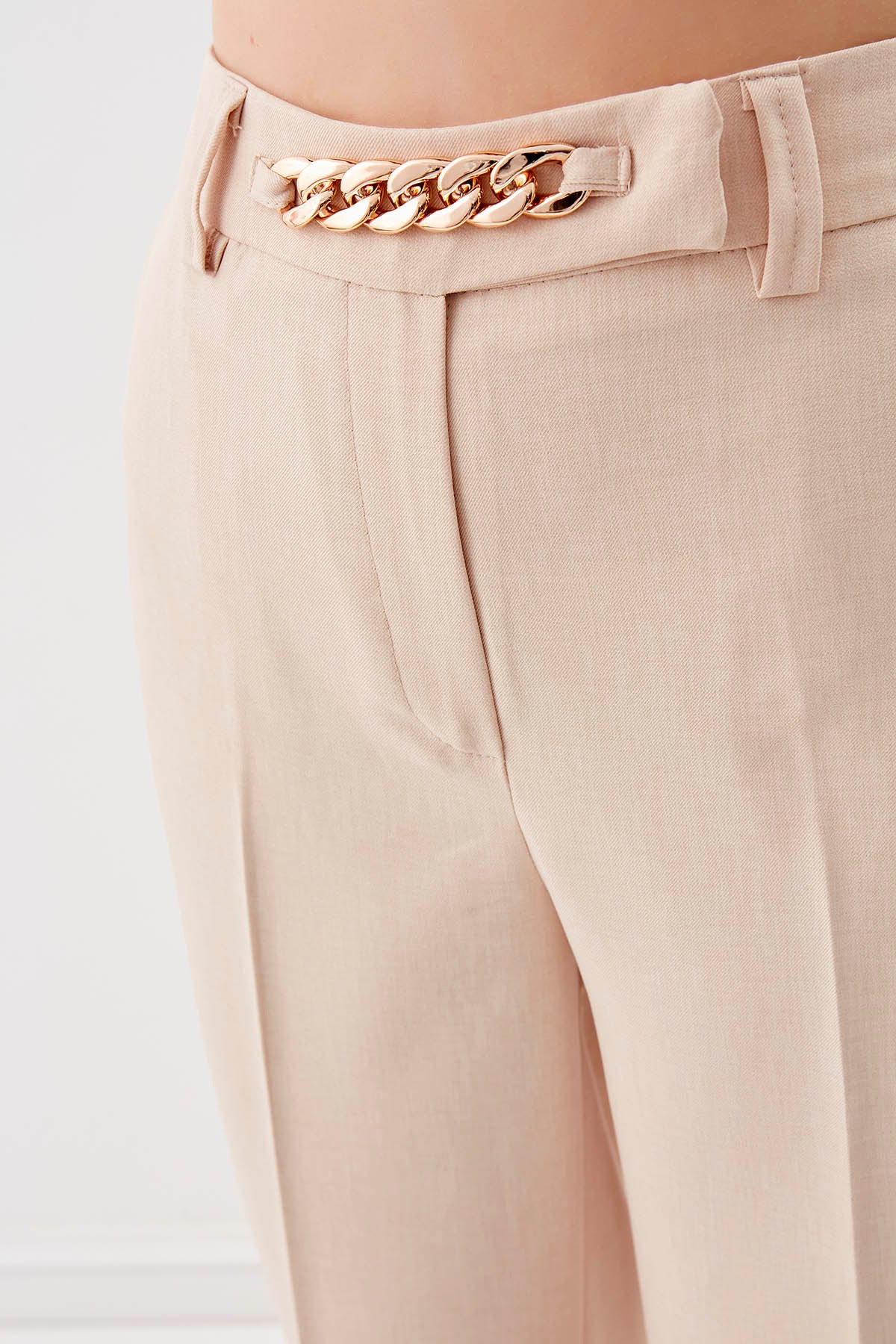 CHAIN DETAILED HIGH-WAIST WIDE-LEG TROUSERS